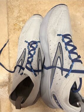 Brooks Gray Running Shoe with Blue Trim
